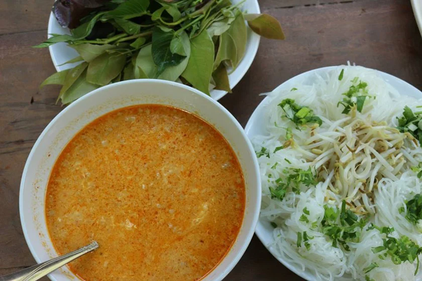 หมี่กะทิอุบล