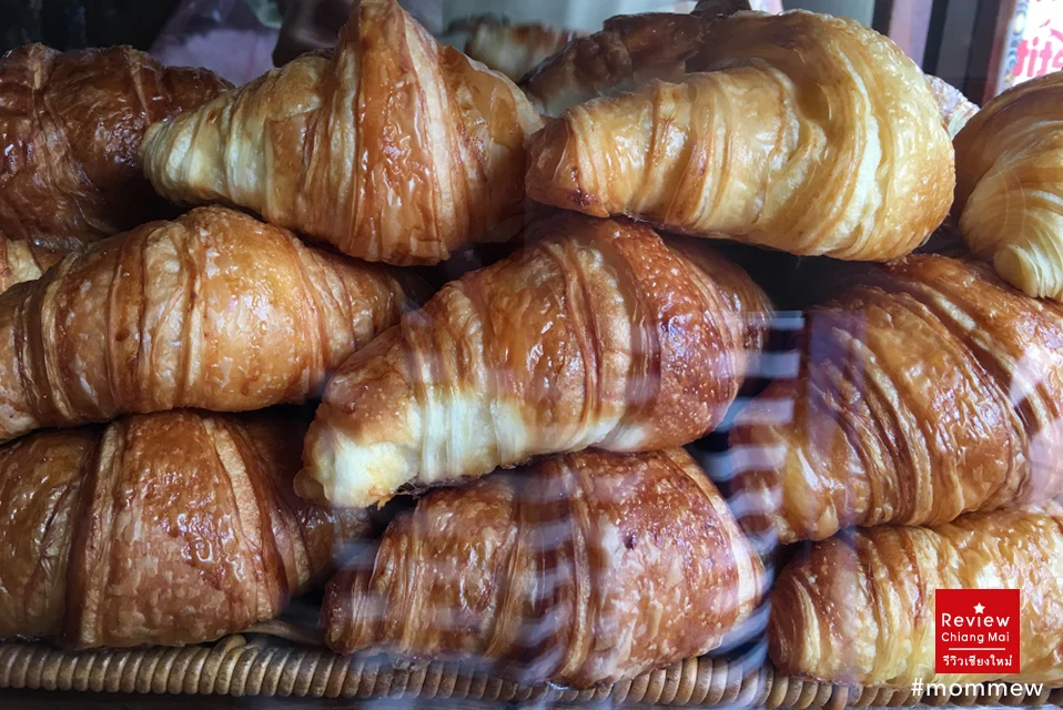 le-banneton-cafe-french-bakery-luangprabang-1