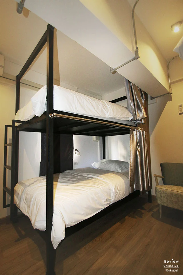 09 Hostel