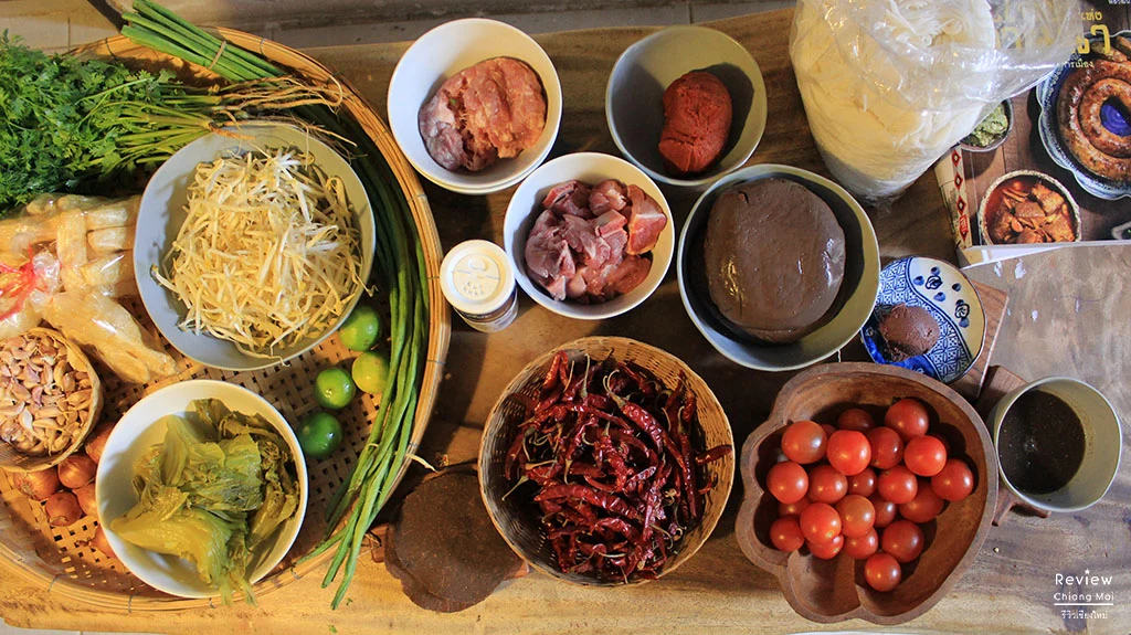 ขนมจีนน้ำเงี้ยว