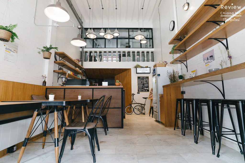 Bed Addict Hostel x Cafe