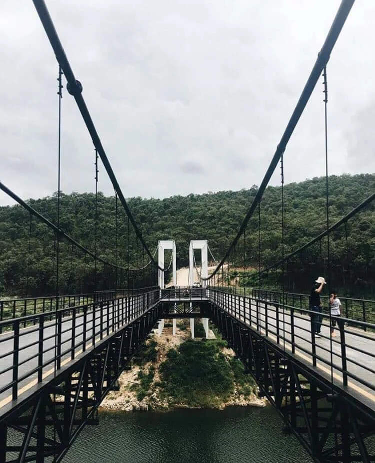 สะพานเขื่อนแม่กวง