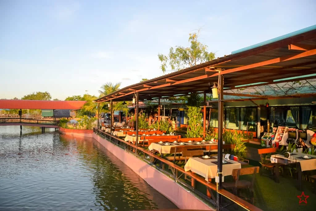 ร้านอาหารชาววัง