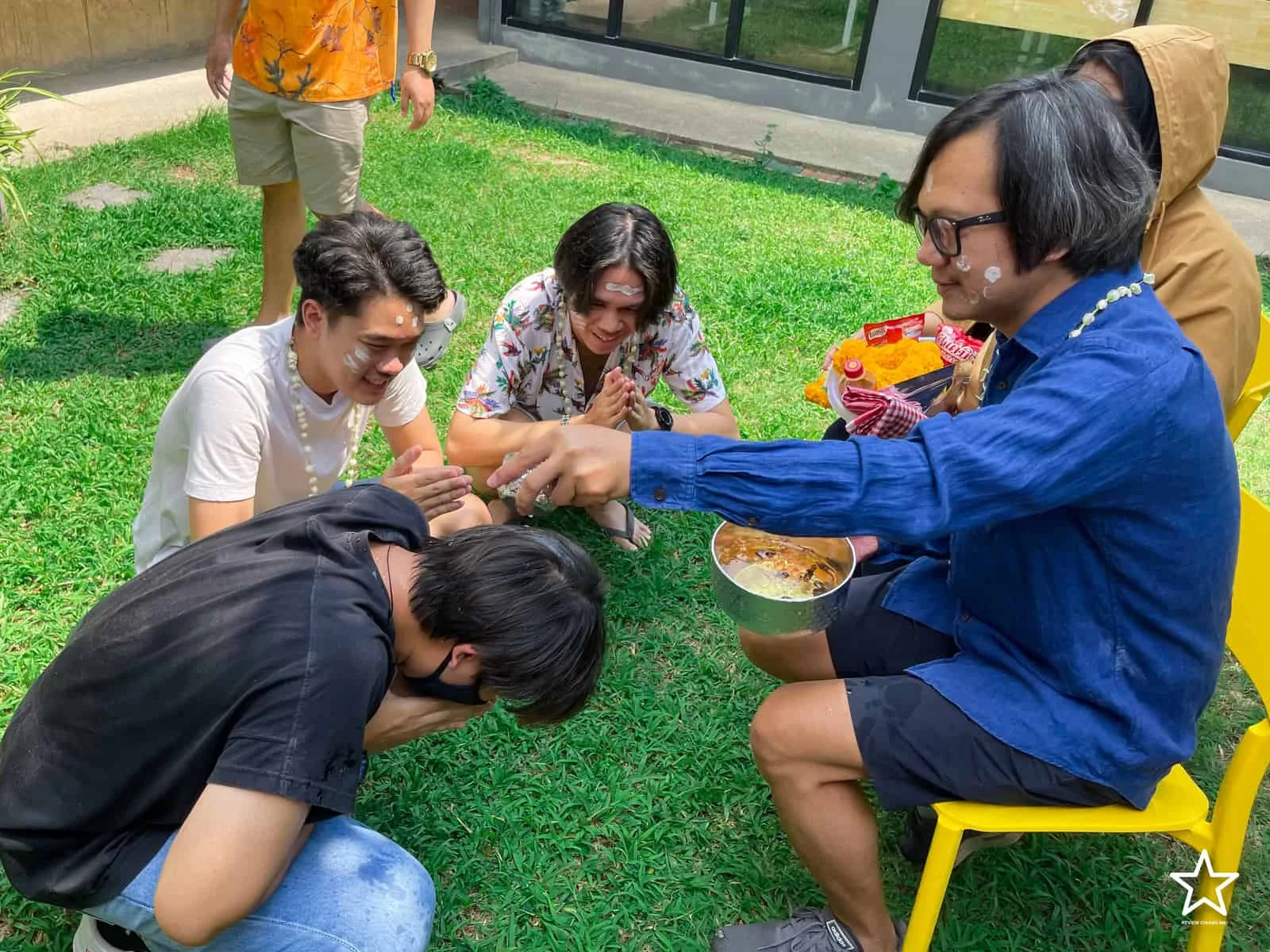 รดน้ำดำหัว