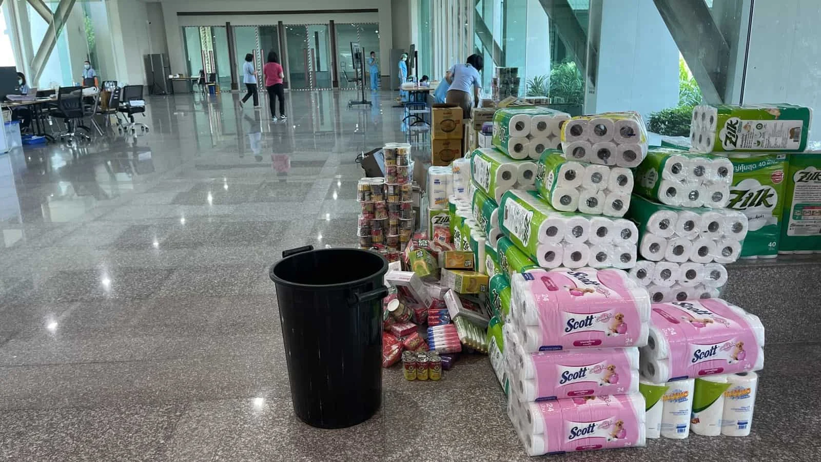 chiangmai-donate-water-stuff-covid19 chiangmai-donate-water-stuff-covid19