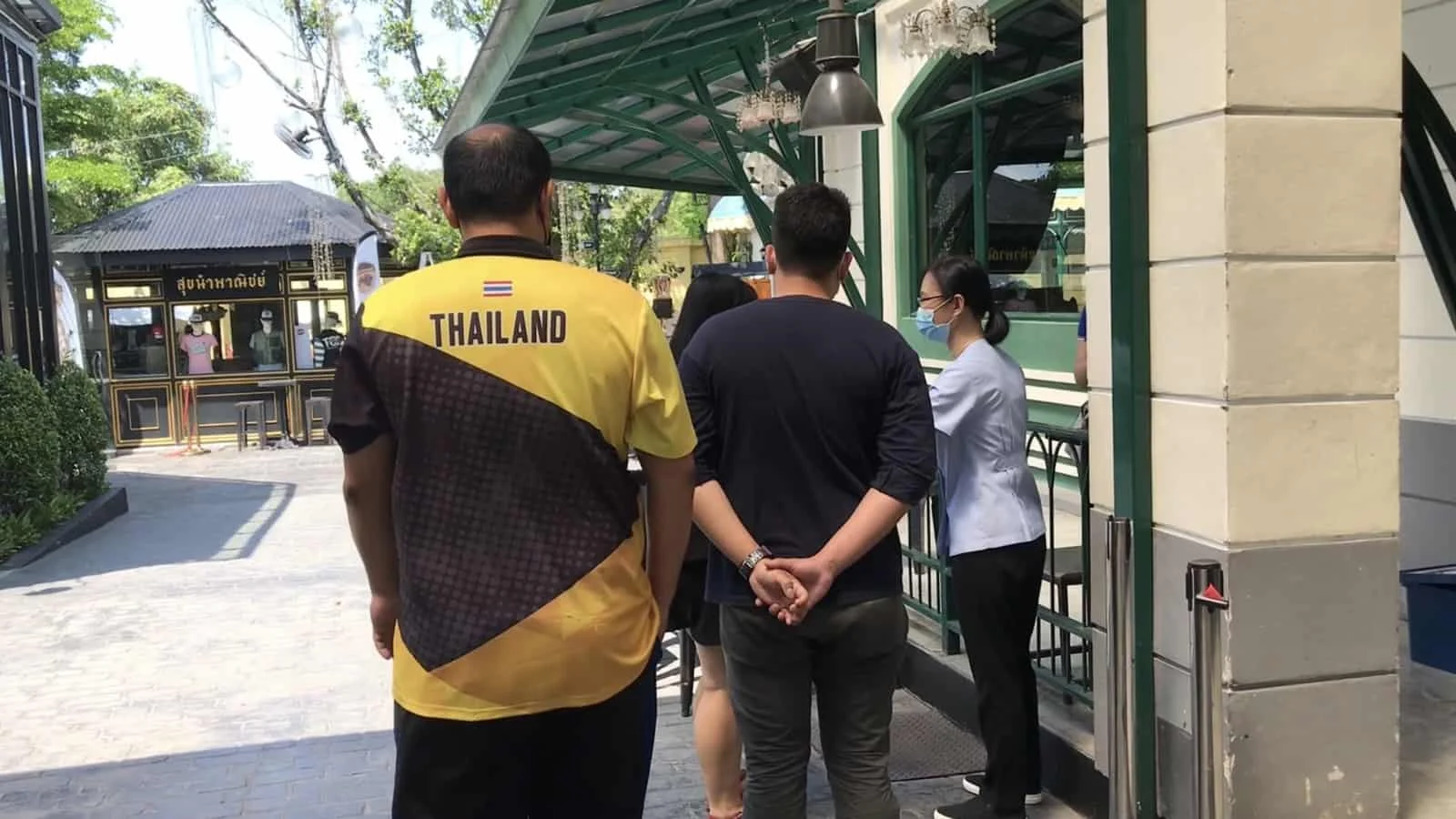 royals-covid19-thachang-chiangmai royals-covid19-thachang-chiangmai