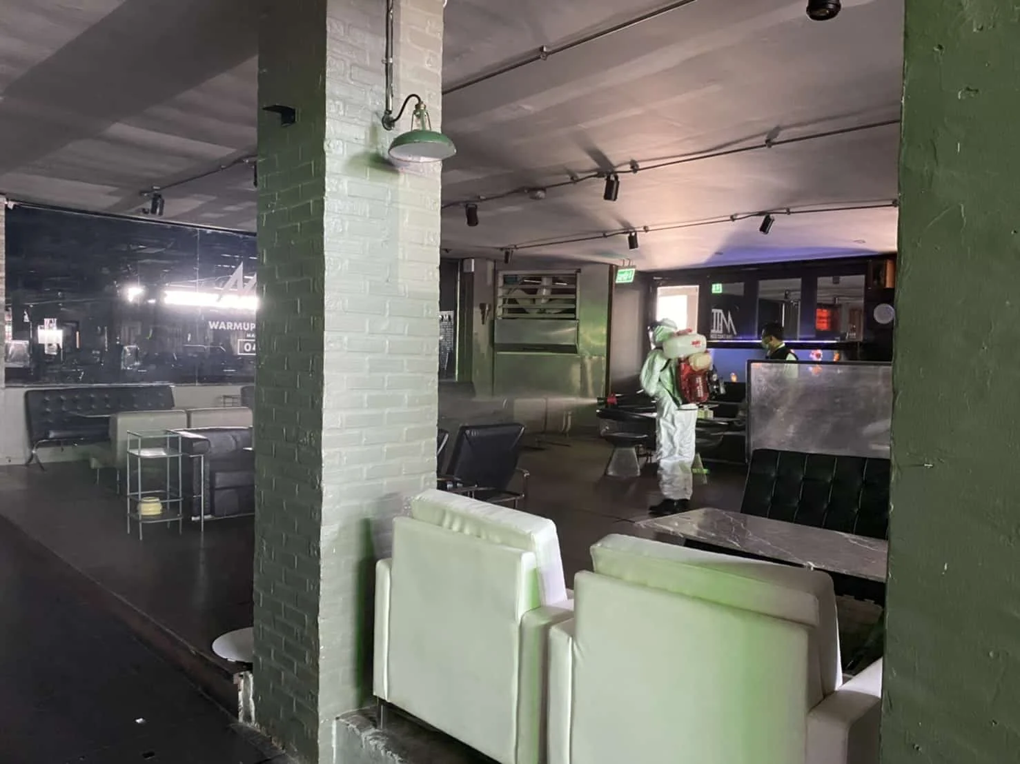 พ่นยาฆ่าเชื้อโควิด-19 ร้านวอร์มอัพคาเฟ่ พ่นยาฆ่าเชื้อโควิด-19 ร้านวอร์มอัพคาเฟ่