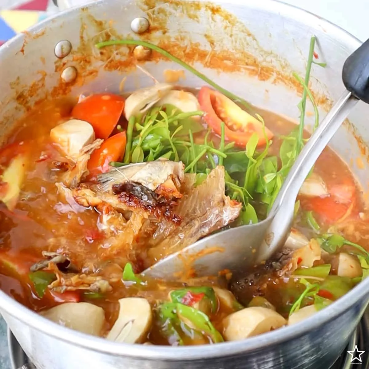 แกงผักหวานใส่ไข่มดแดง