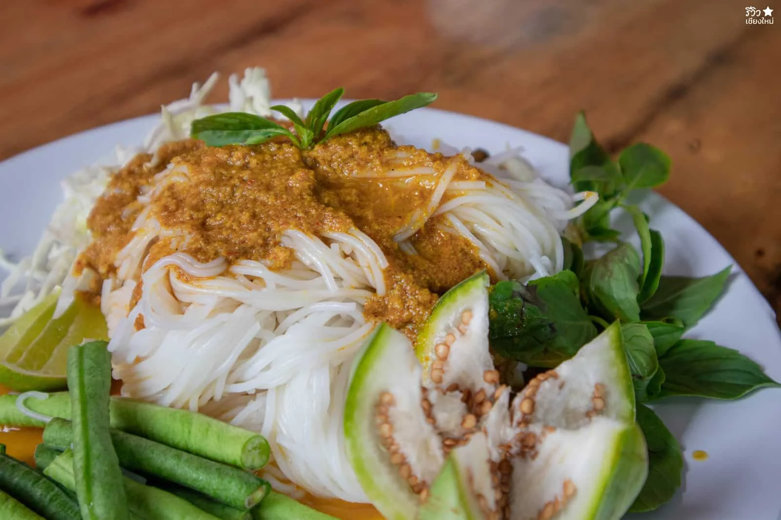 อิ่มคุ้ม ขนมจีนบุฟเฟต์