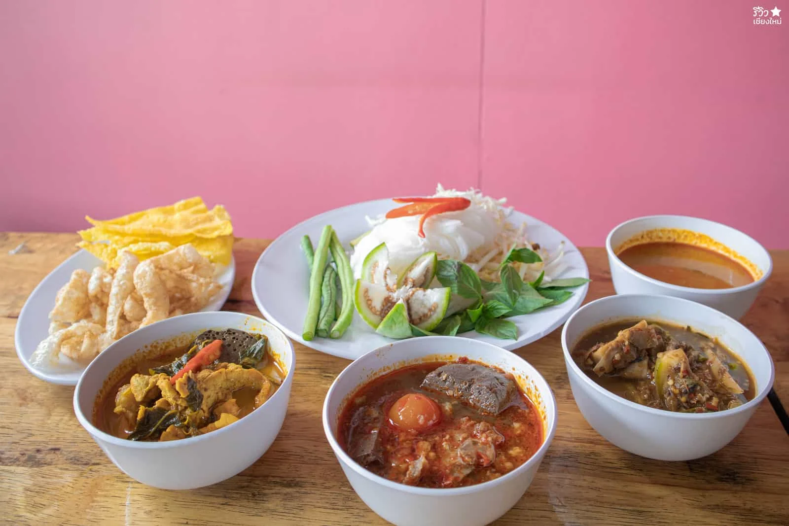 อิ่มคุ้ม ขนมจีนบุฟเฟต์