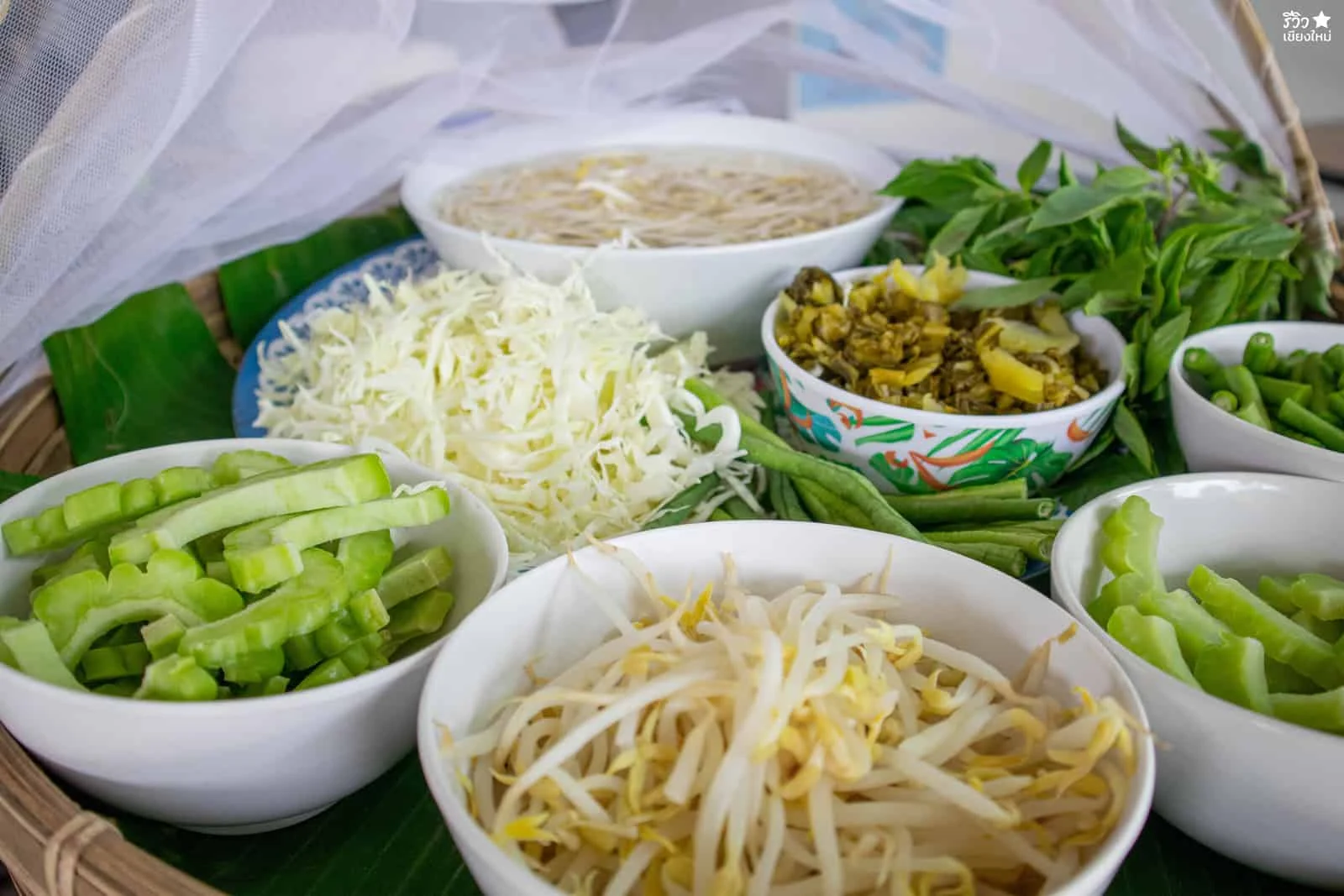 อิ่มคุ้ม ขนมจีนบุฟเฟต์