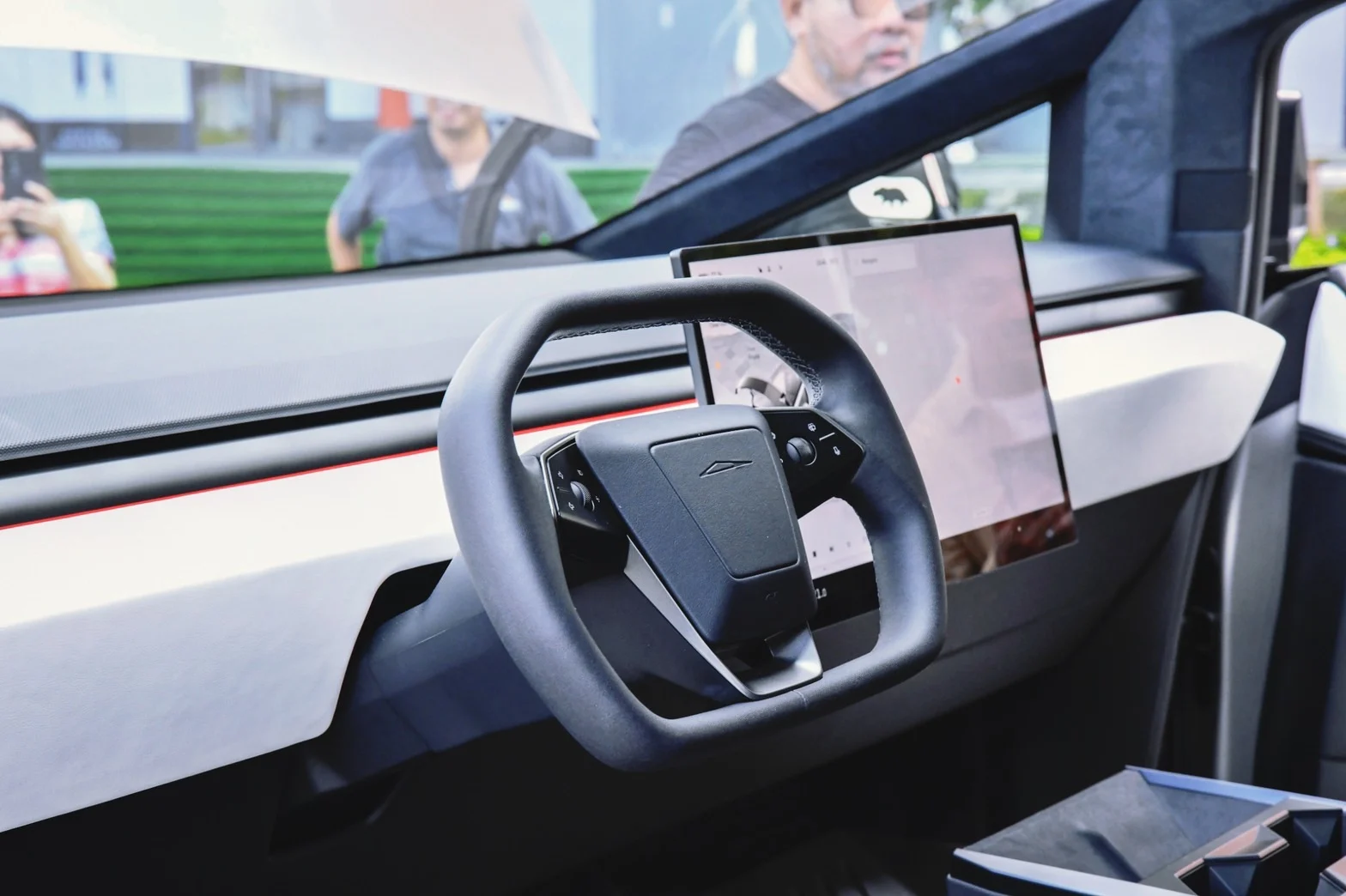 Cybertruck ของ Tesla ที่จัดแสดงในเชียงใหม่