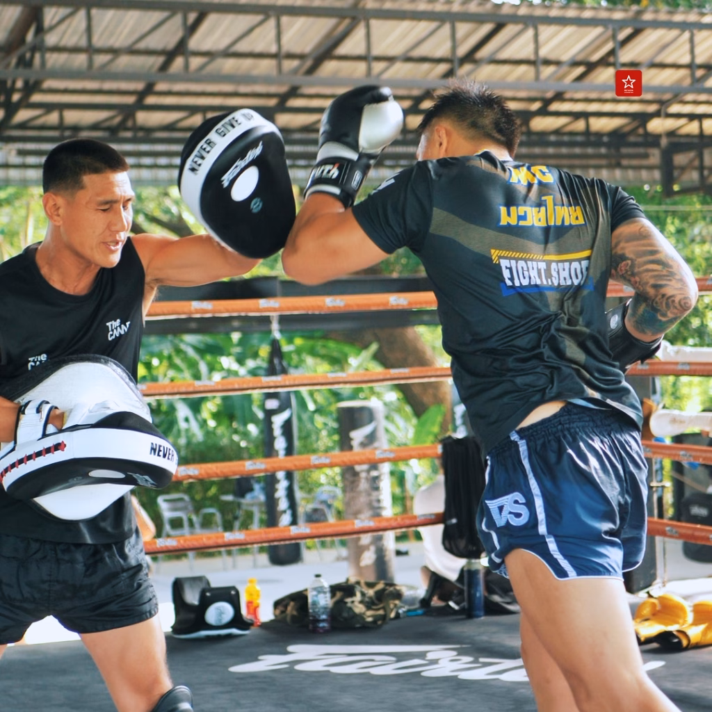 การคัดเลือกเทรนเนอร์ที่ The CAMP MUAY THAI