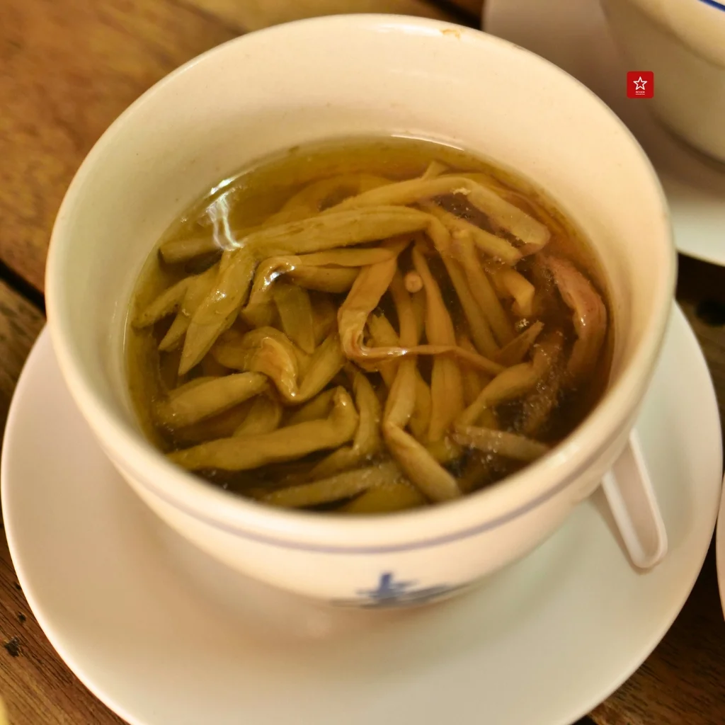 เมนูเด็ดที่ร้านเป็ดย่างน้ำผึ้ง หลังมช.