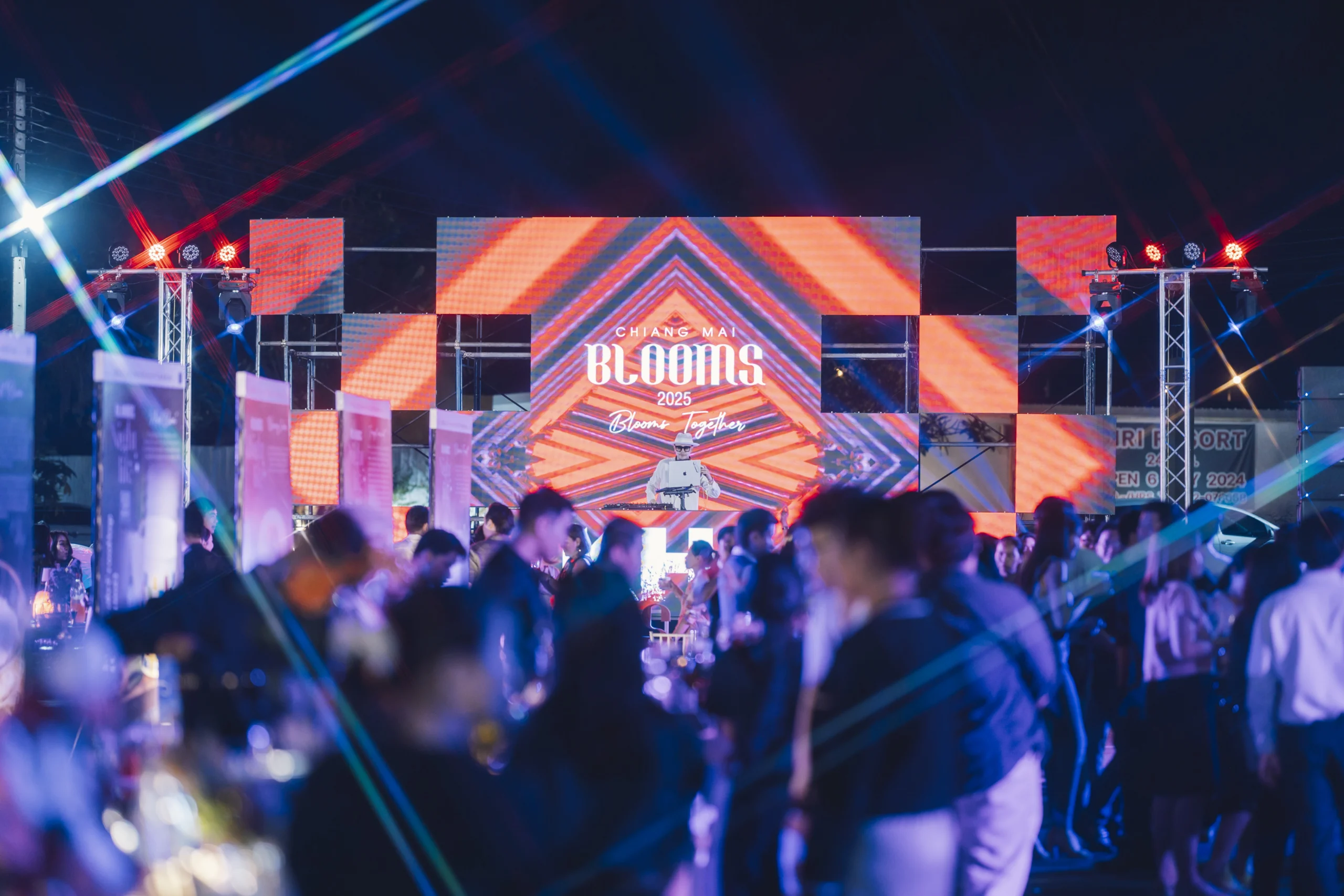 ภาพบรรยากาศงาน Chiang Mai Blooms Nightlife